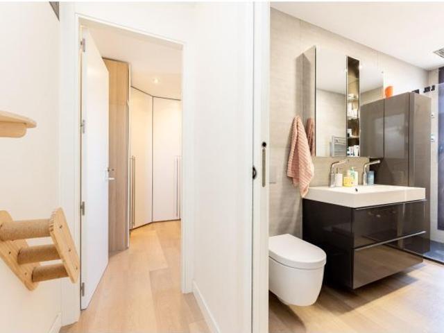 Exclusivo ático de dos habitaciones con gran terraza, garaje, trastero y piscina