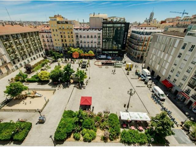 EXCLUSIVO ÁTICO DÚPLEX CON TERRAZA PRIVADA Y VISTAS ICÓNICAS EN JUSTICIA