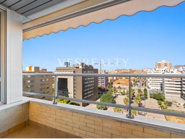 Exclusivo Ático Dúplex en el Corazón de Alicante