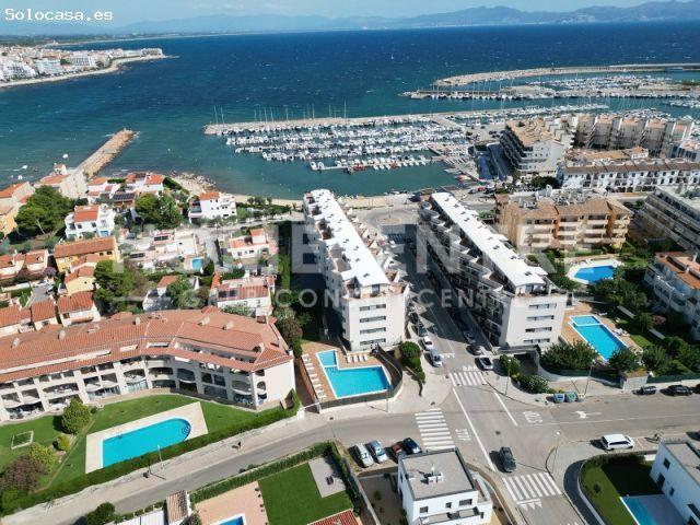 Exclusivo ático dúplex en primera línea de mar en LEscala
