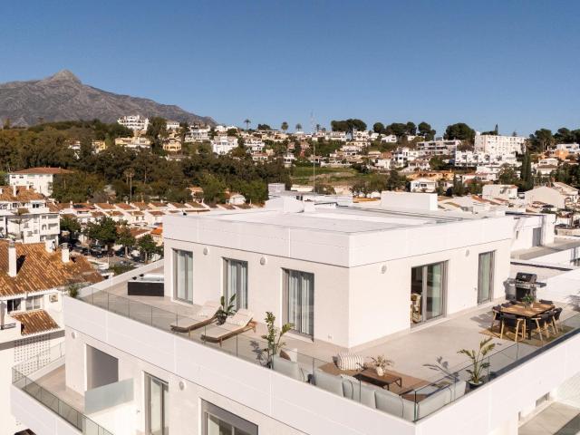 Exclusivo Ático en La Campana con vistas al mar y a La Conch. 116m² Marbella