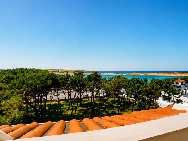 EXCLUSIVO ÁTICO EN PRIMERA LÍNEA DE PLAYA EN MOGRO – PLAYA DE USIL
