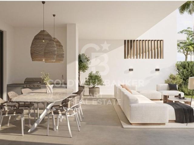 Atico de lujo de 252 m2 en venta Estepona, España