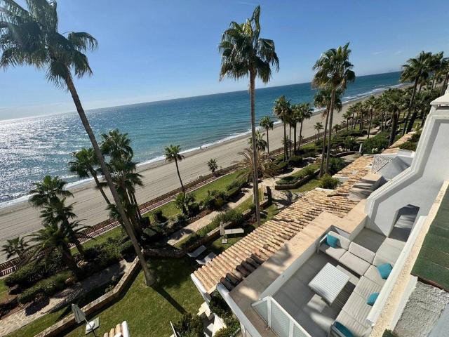 Exclusivo ático en venta Estepona, España