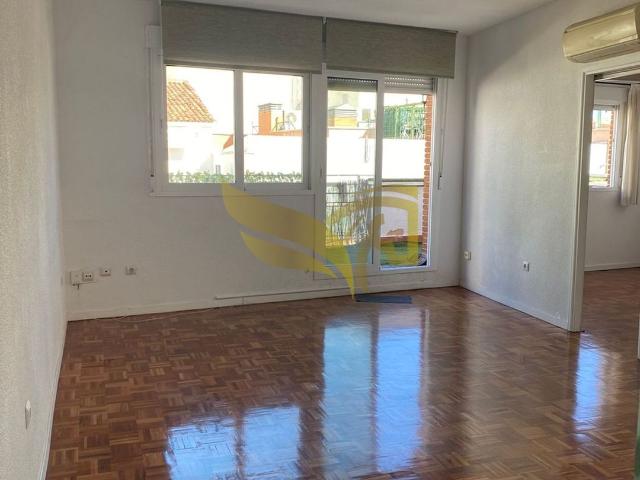Exclusivo ático exterior con terraza en Chamberí