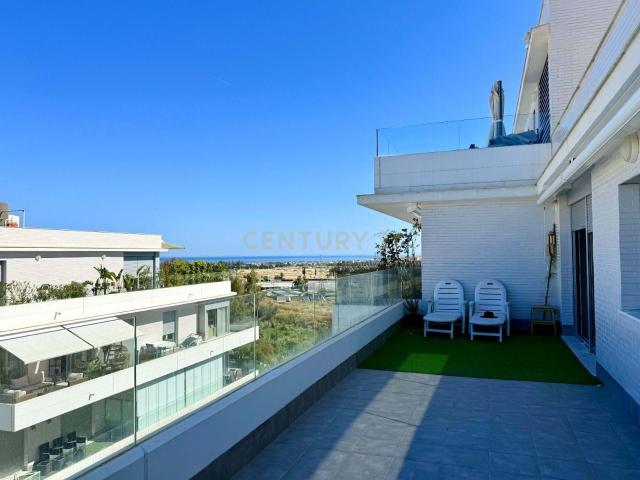 Exclusivo ático familiar con gran terraza en Nueva Andalucía – Marbella