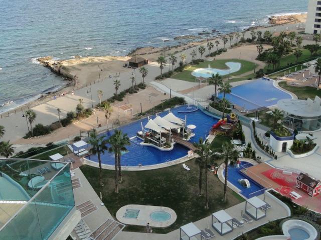 Exclusivo Atico Penthouse de lujo en primera línea con fantásticas vistas al mar Punta Prima