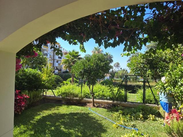 Exclusivo bajo con jardin