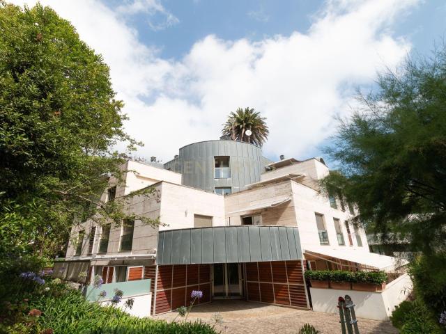Exclusivo Bajo con terraza y jardín en El sardinero, Santander