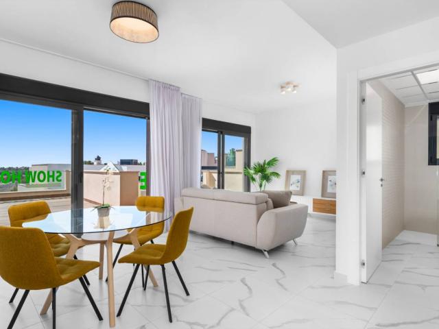 Exclusivo Bungalow de Lujo: Diseño Vanguardista y Orientación Sureste