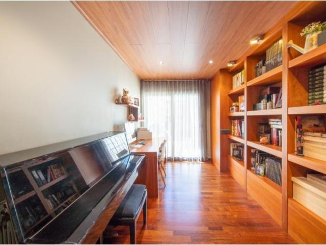 EXCLUSIVO DÚPLEX CON TODO! TERRAZA, PKG, TRASTEROS.