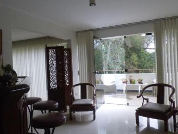 Exclusivo Dúplex Remodelado en San Isidro con Vista a Parque