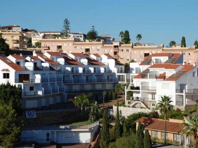 ¡Exclusivo edificio residencial en un complejo cerrado y tra. 265m² Fuengirola