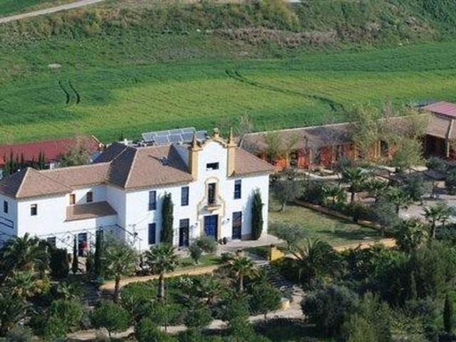 Exclusivo hotel de 13338 m2 en venta Villamartín, Andalucía