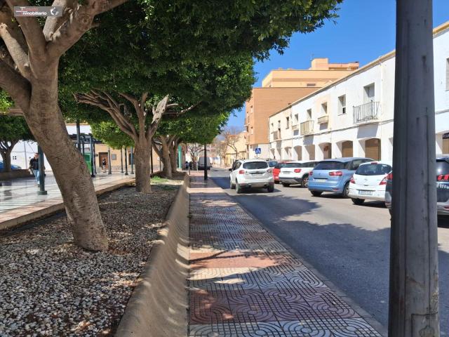 Exclusivo Inmueble Singular LOCAL, NAVES Y VIVIENDAS, Roquetas de Mar €225,000