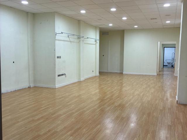Exclusivo Local Comercial Prime en Campanar, Valencia Junto al Nuevo Estadio del Valencia CF — Prestigio, Visibilidad y Máximo Potencial Empresarial