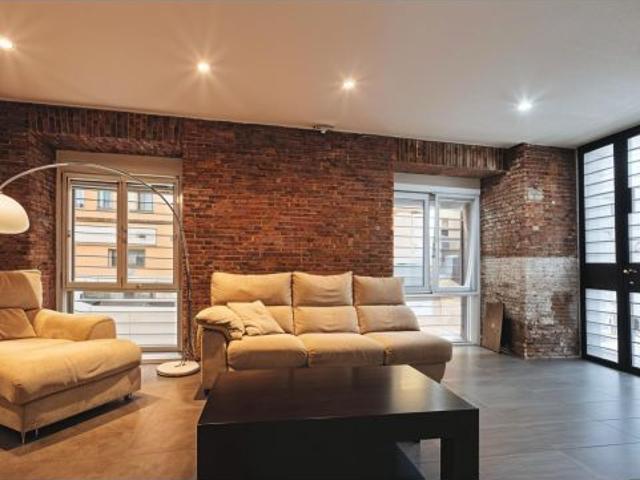 ?️ Exclusivo local con vivienda exterior y luminosa en la histórica calle Monteleón