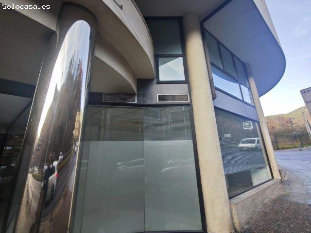 Exclusivo local de 334 m2 con zona office en la zona Vivand Escaldes