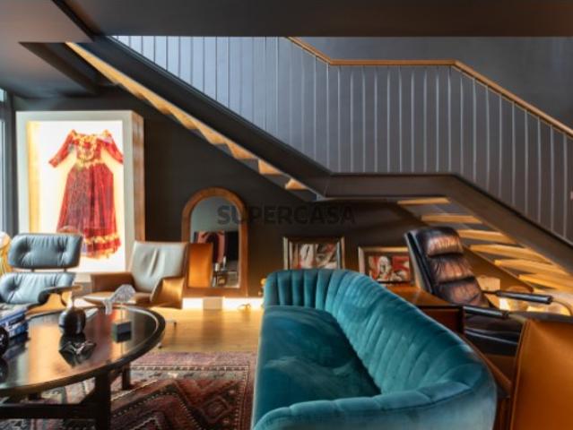 Exclusivo Loft Duplex T3 em Belém Sofisticação e Alma Singular