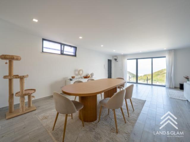 Exclusivo! Moradia T3 com piscina, na Carvoeira