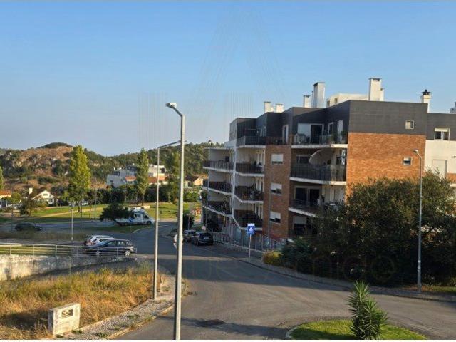 Exclusivo | Moradia T3 em banda duplex com garagem box 133m² Sesimbra Castelo