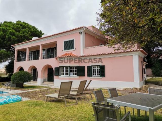 EXCLUSIVO. moradia T5 situada em zona de excelência em Cascais, junto ao Parque Palmela e Praias. Para venda