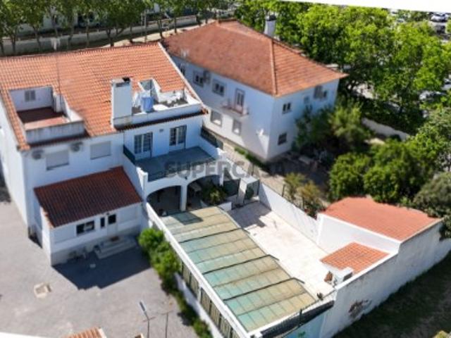Moradia Unifamiliar T3+1 com Piscina Exclusivo