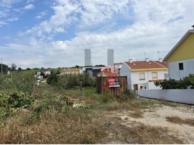 EXCLUSIVO SEVEN HOUSE Terreno para construção de prédio com 8 fogos na Merceana, Alenquer