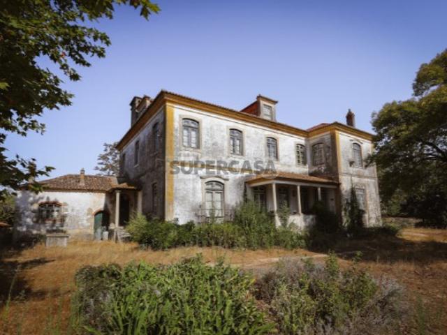 Exclusivo Palacete Histórico com cerca de 40.000m² | Carapinheira
