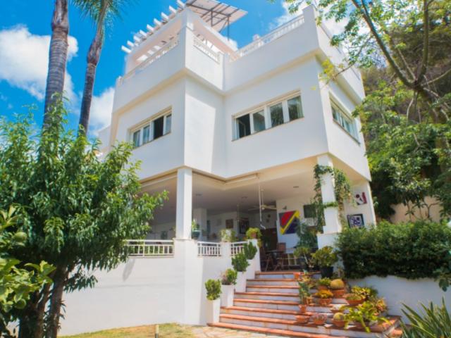 Exclusivo palacio en una parcela de 15.300 m² con impresionantes vistas al Mediterráneo