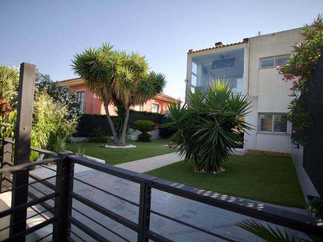 Exclusivo Pareado en Alenda Golf: Lujo y Comodidad a Solo 20 Minutos del Mar