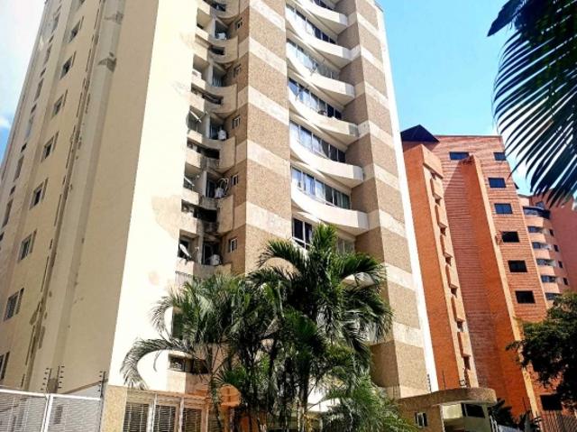 EXCLUSIVO PENTHOUSE DE LUJO EN LA URBANIZACION EL BOSQUE