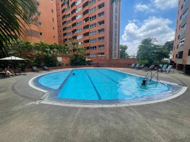 Exclusivo PH Triplex en El Rosal – 260m², Pozo y Terraza Privada
