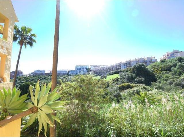 Exclusivo piso con amplia terraza en Duquesa Village, Manilva