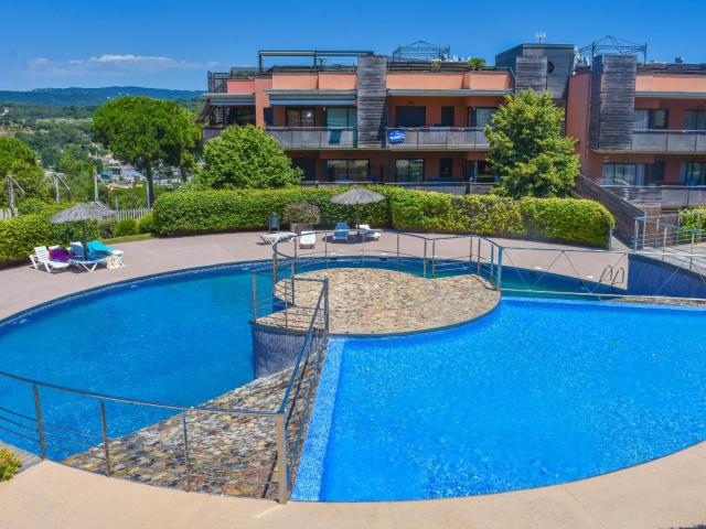 Exclusivo piso con amplio jardín privado a solo 100 metros de la Cala Sa Boadella