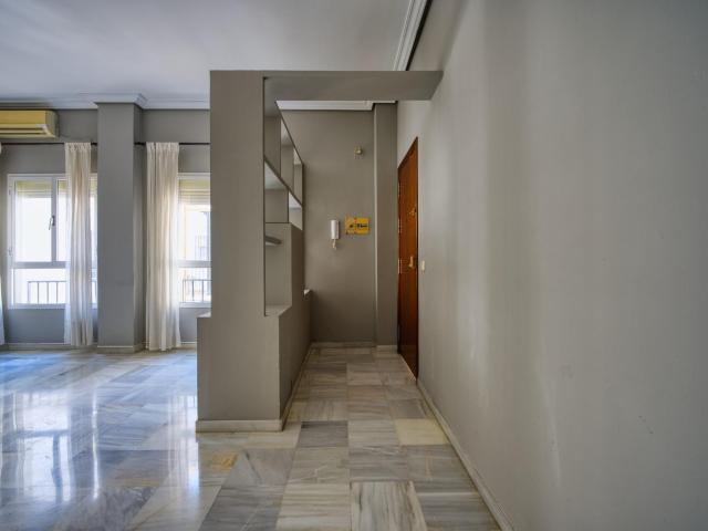Exclusivo Piso con Encanto y Garaje en San Gil – Casco Antiguo