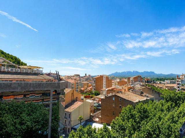 Exclusivo piso con vistas a Montserrat en pleno centro de Manresa