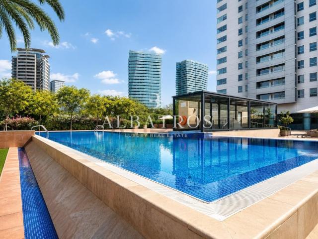 Exclusivo piso con vistas al mar, terraza y zona comunitaria en Diagonal Mar