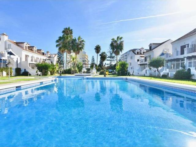 Exclusivo piso en venta en Urbanización Pueblo Castillo, Fuengirola