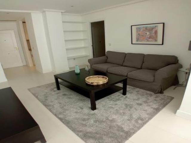 Exclusivo piso en alquiler en el corazón de Salamanca – Luminoso, moderno y con vistas privilegiadas