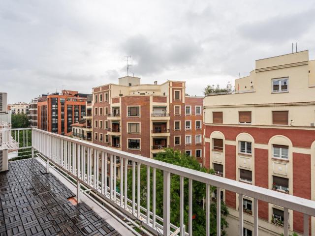 *^EXCLUSIVO PISO EN CHAMBERÍ CON TERRAZA, GARAJE Y EXCELENTES CALIDADES^*