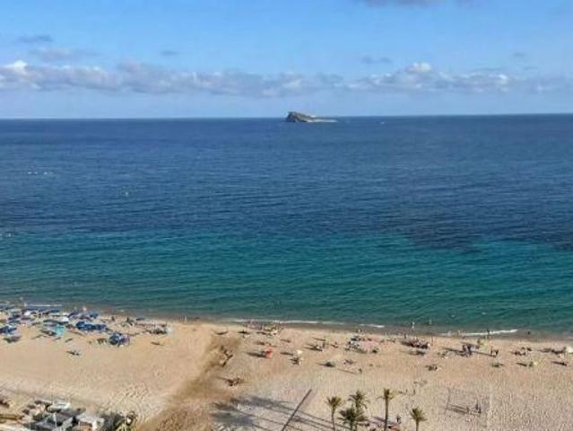 Exclusivo Piso en Playa de Poniente, Benidorm Oportunidad Única