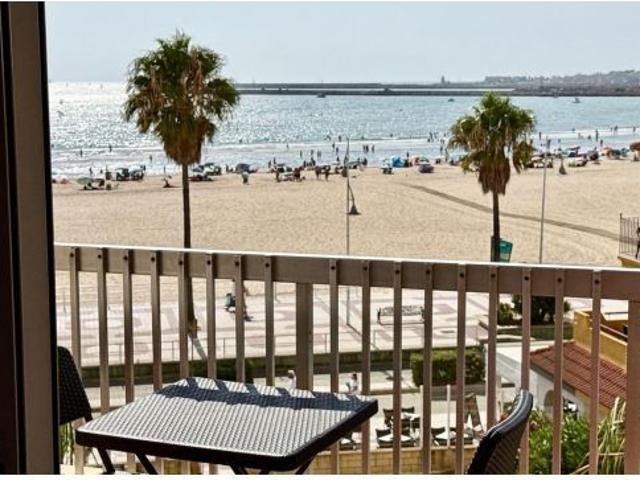 Exclusivo Piso en Primera Línea de Playa con Vistas al Mar en Valdelagrana El Puerto de Santa María