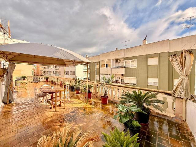 ¡EXCLUSIVO PISO JUNTO A AVENIDAS Y A 5 MINUTOS DEL CORTE INGLÉS!