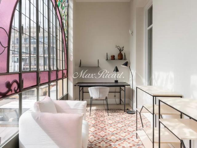 Exclusivo piso modernista junto a Paseo de Gracia