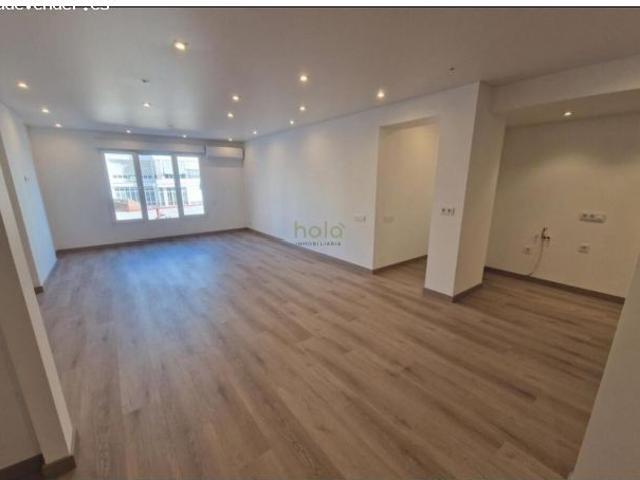 Exclusivo piso reformado con garaje y trastero en Pla del Remei, junto al Mercado de Colón
