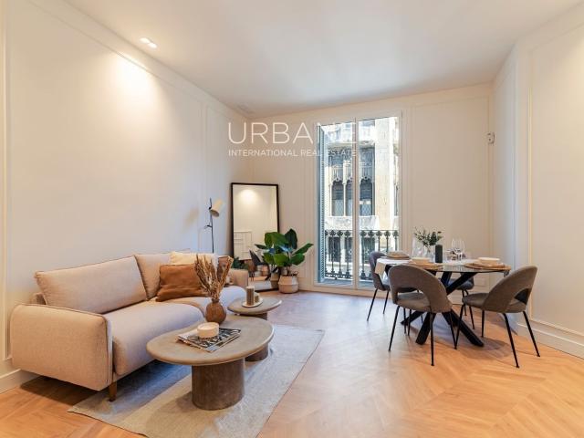 Exclusivo piso reformado de 2 dormitorios y 2 baños con balc. 87m² Barcelona