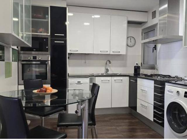 Exclusivo Piso Reformado en el Corazón de Barcelona – Plaza Vila de Madrid