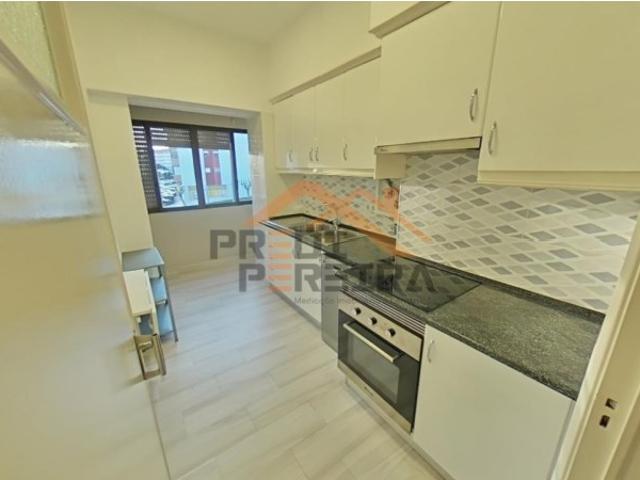 EXCLUSIVO PREDIPEREIRA! T3 remodelado, situado na Póvoa de Santo Adrião, Odivelas