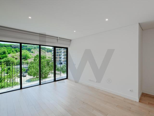 Exclusivo T2 no Gestilar Residences, Miraflores – Piscina e ginásio no Rooftop e Vista Monsanto